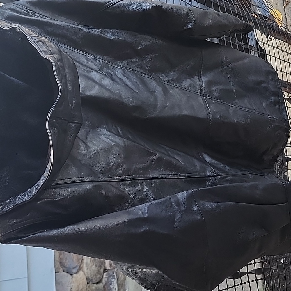 SONOMA WOMENS-  Black Leather Jacket. Size SMALL. - Picture 12 of 15